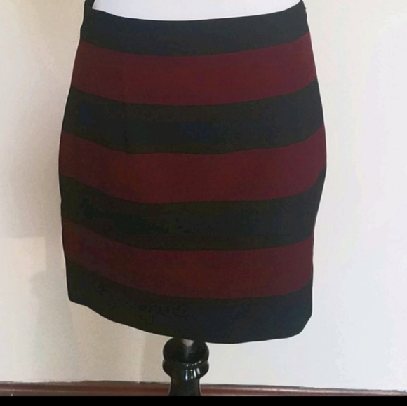 Zara red and black striped mini skirt - Picture 5 of 7